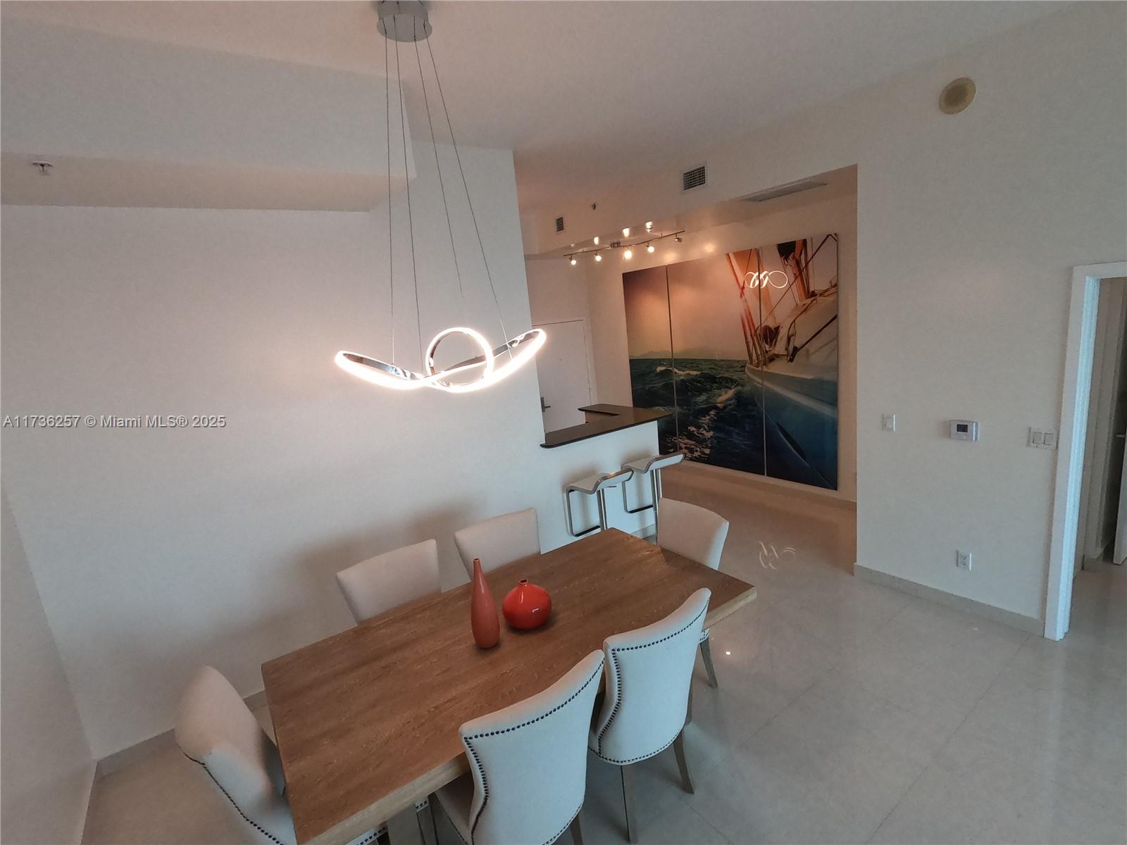 325 S Biscayne Blvd UPH19