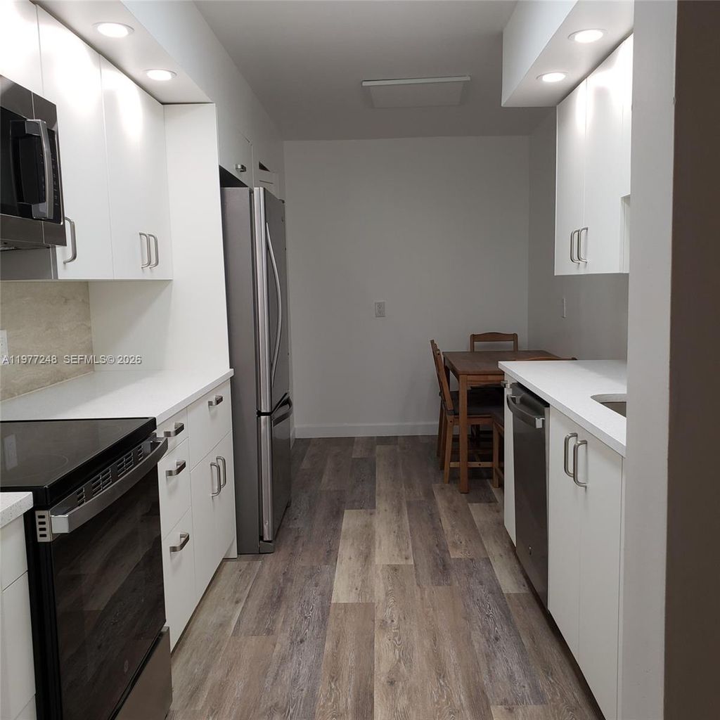 Photo of 1301 NE 7th St #314, Hallandale Beach, FL 33009 (MLS # A11977248)