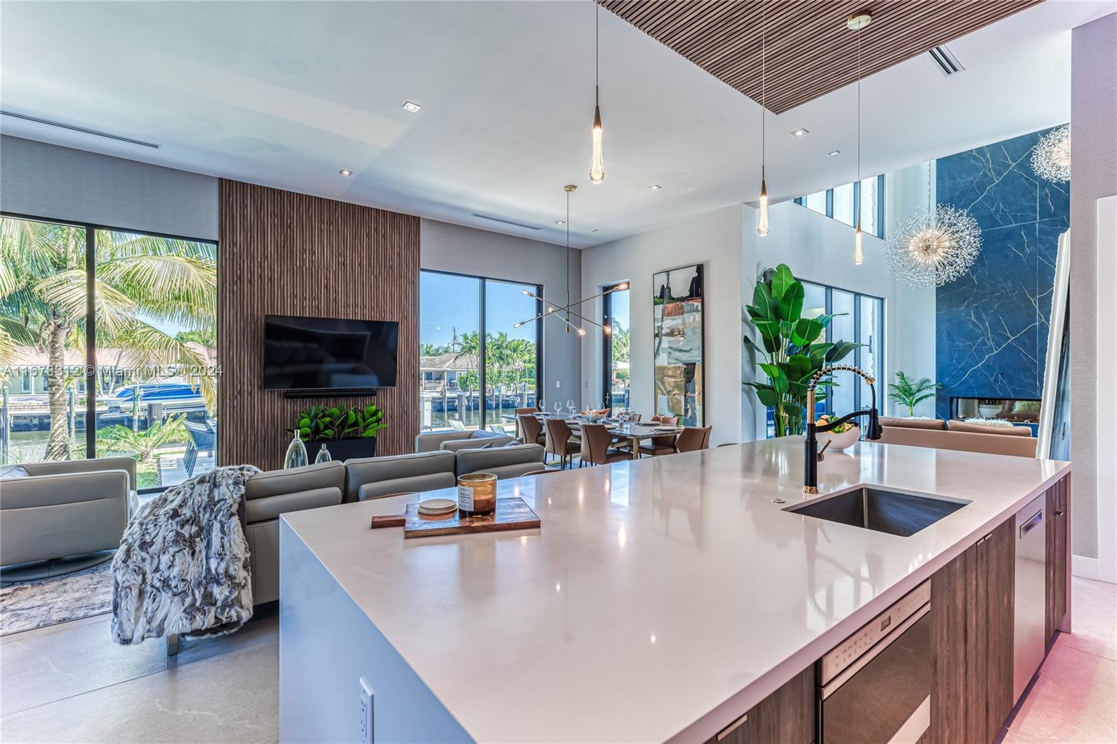 CORAL RIDGE COUNTRY CLUB - Residential Lease