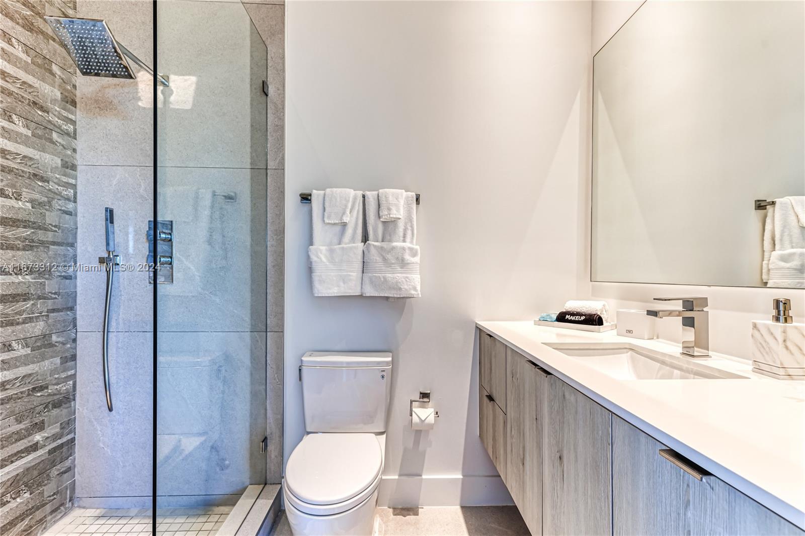 CORAL RIDGE COUNTRY CLUB - Residential Lease