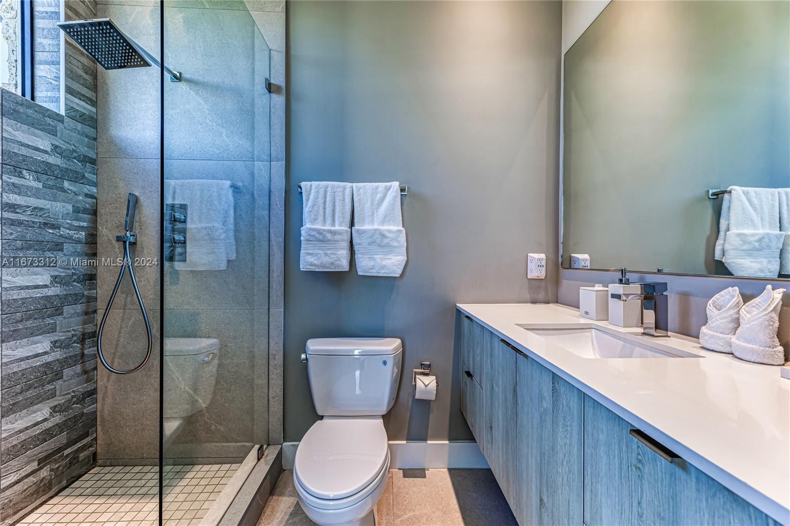 CORAL RIDGE COUNTRY CLUB - Residential Lease