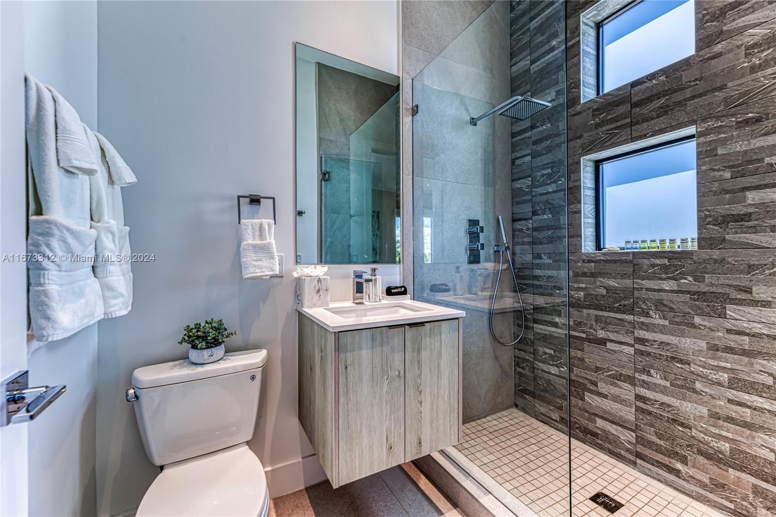 CORAL RIDGE COUNTRY CLUB - Residential Lease