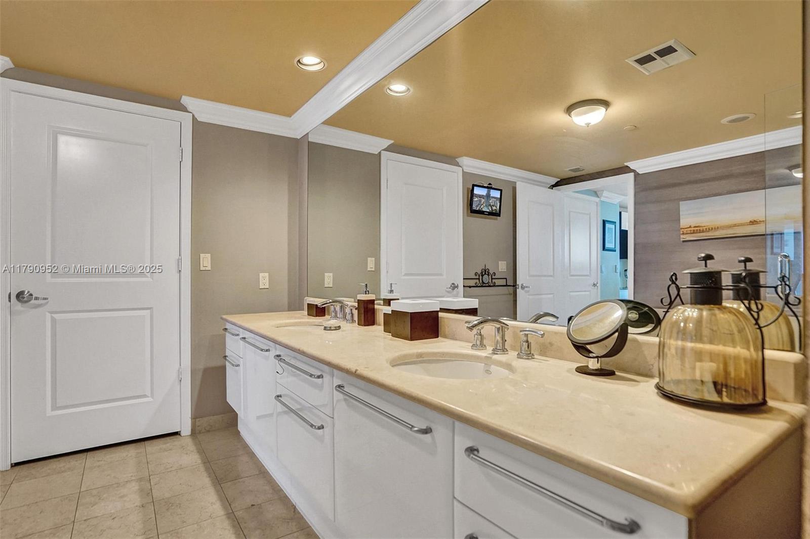 OCEAN PALMS CONDO - Residential