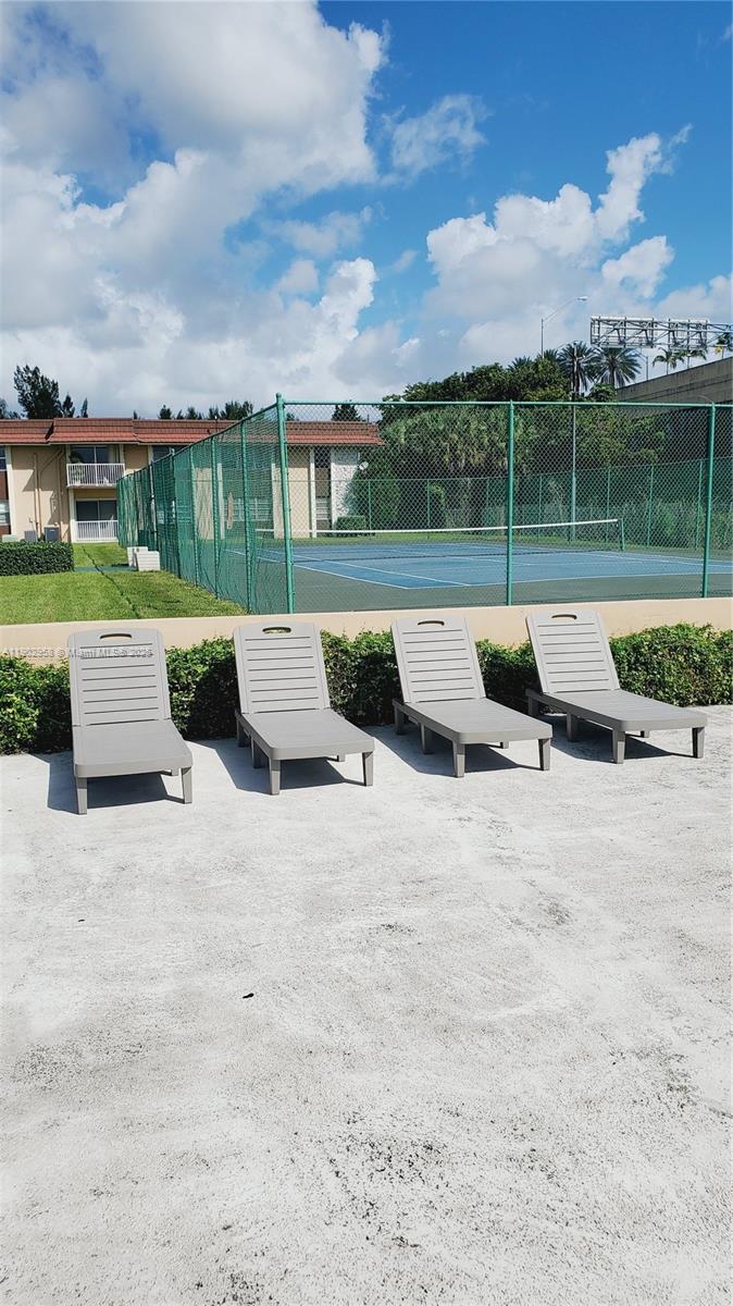 LAKEVIEW GARDENS CONDO - Residential