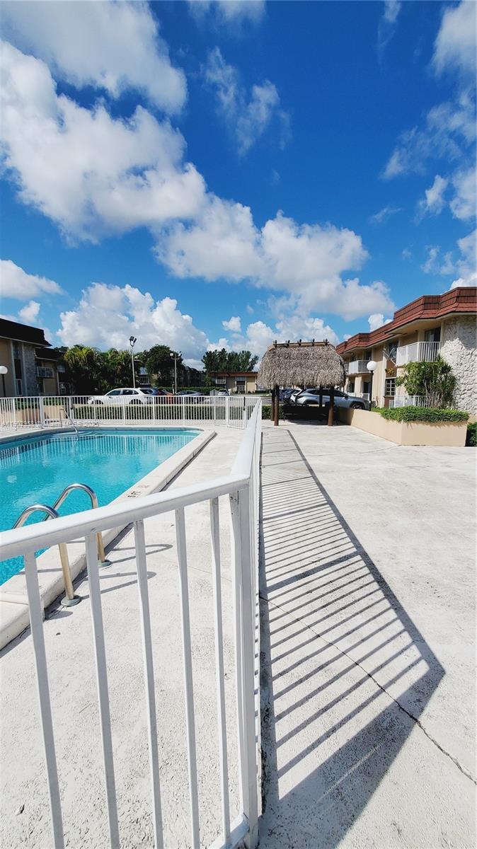 LAKEVIEW GARDENS CONDO - Residential