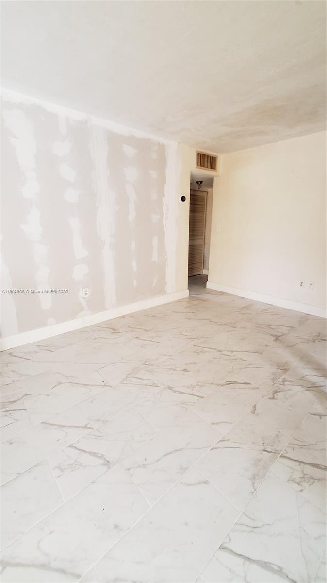 LAKEVIEW GARDENS CONDO - Residential