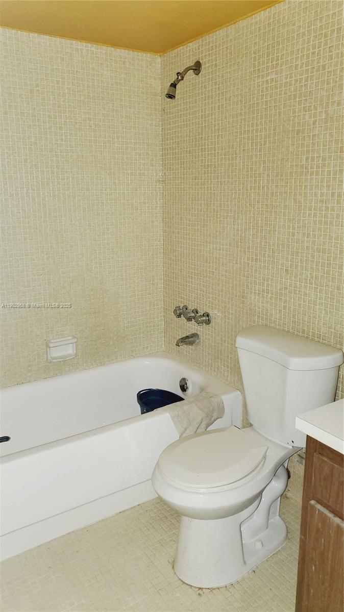 LAKEVIEW GARDENS CONDO - Residential