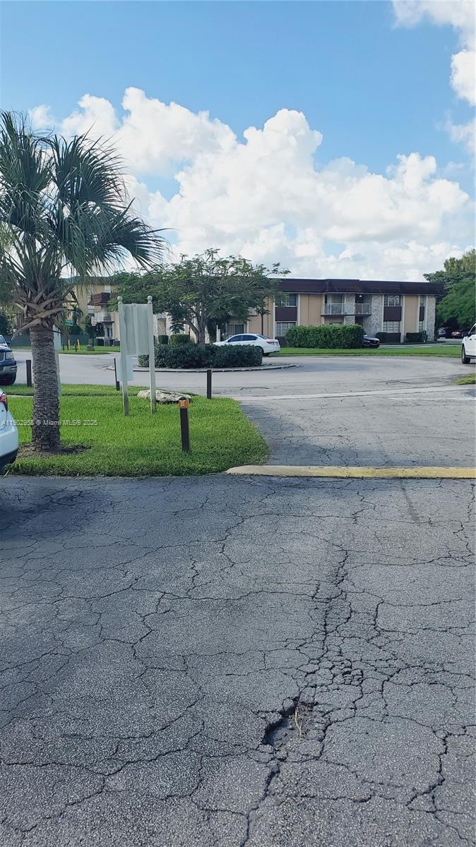 LAKEVIEW GARDENS CONDO - Residential