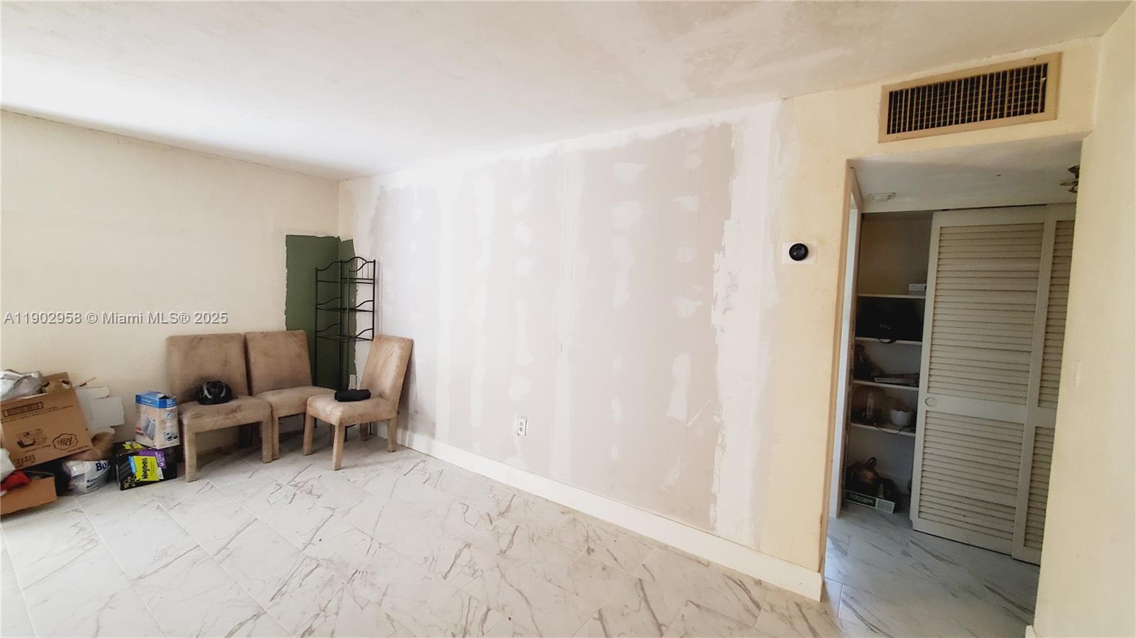 LAKEVIEW GARDENS CONDO - Residential