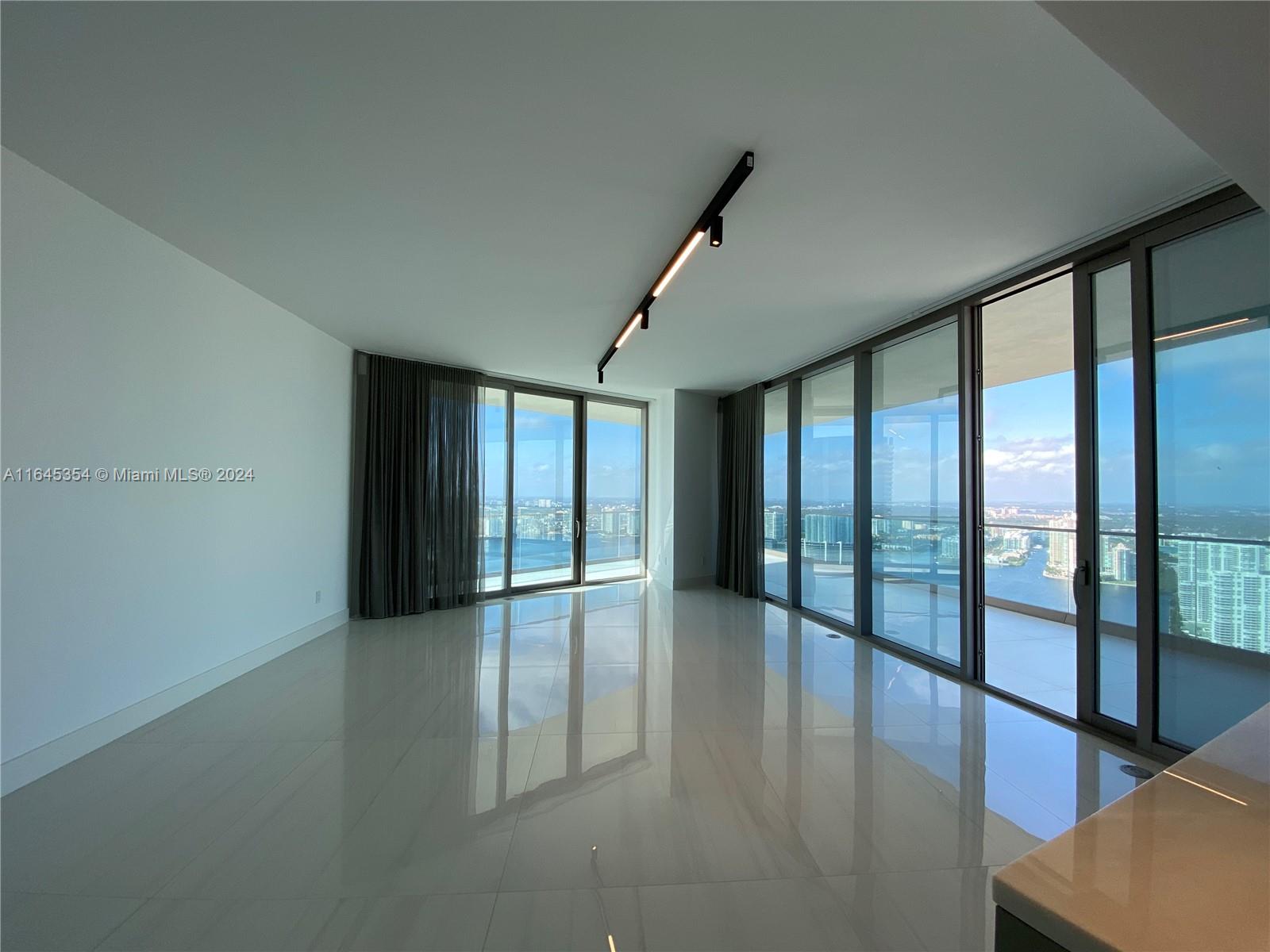 ARMANI CASA - Residential