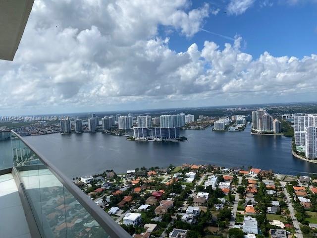 ARMANI CASA - Residential