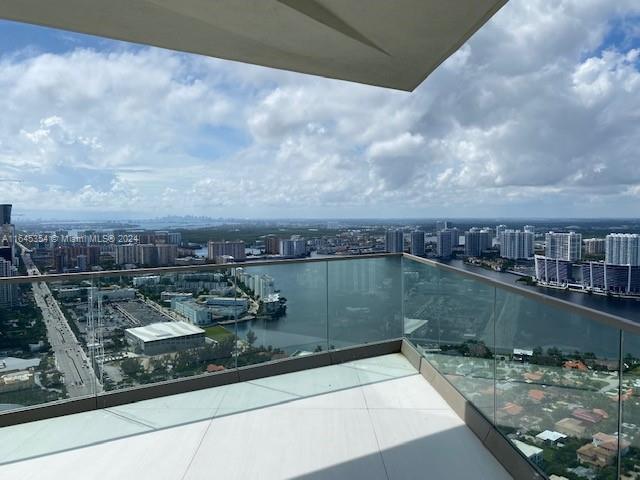 ARMANI CASA - Residential