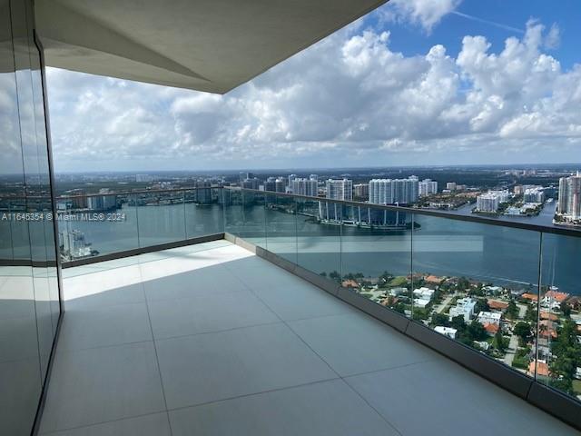 ARMANI CASA - Residential