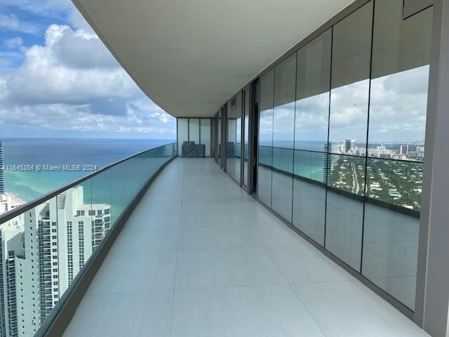 ARMANI CASA - Residential