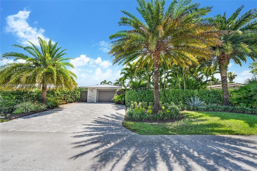 Photo of 3548 NE 18th Ave, Oakland Park, FL 33334 (MLS # A11366442)