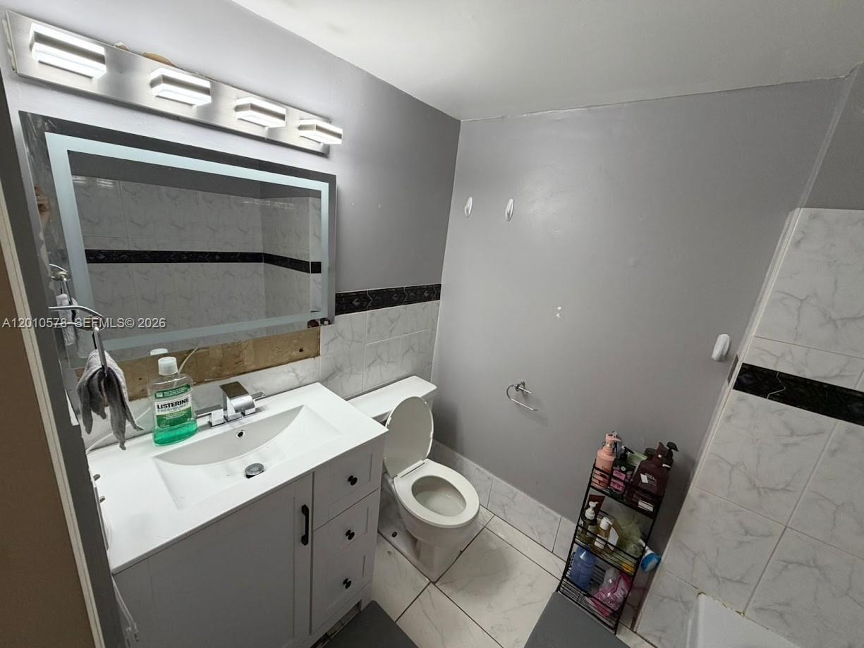 BAY PLACE CONDO - Residential