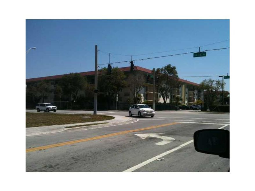 BEAUTIFULLY UPDATED BATHROOMS, KITCHEN WITH STAINLESS STEEL APPLIANCES, ALL TILE FLOORS, WALK TO DADELAND, METRO AND EXPRESSWAYS.  NOW VACANT, BEING PAINTED AND CLEANED, READY FOR 3/1/15 OCCUPANCY