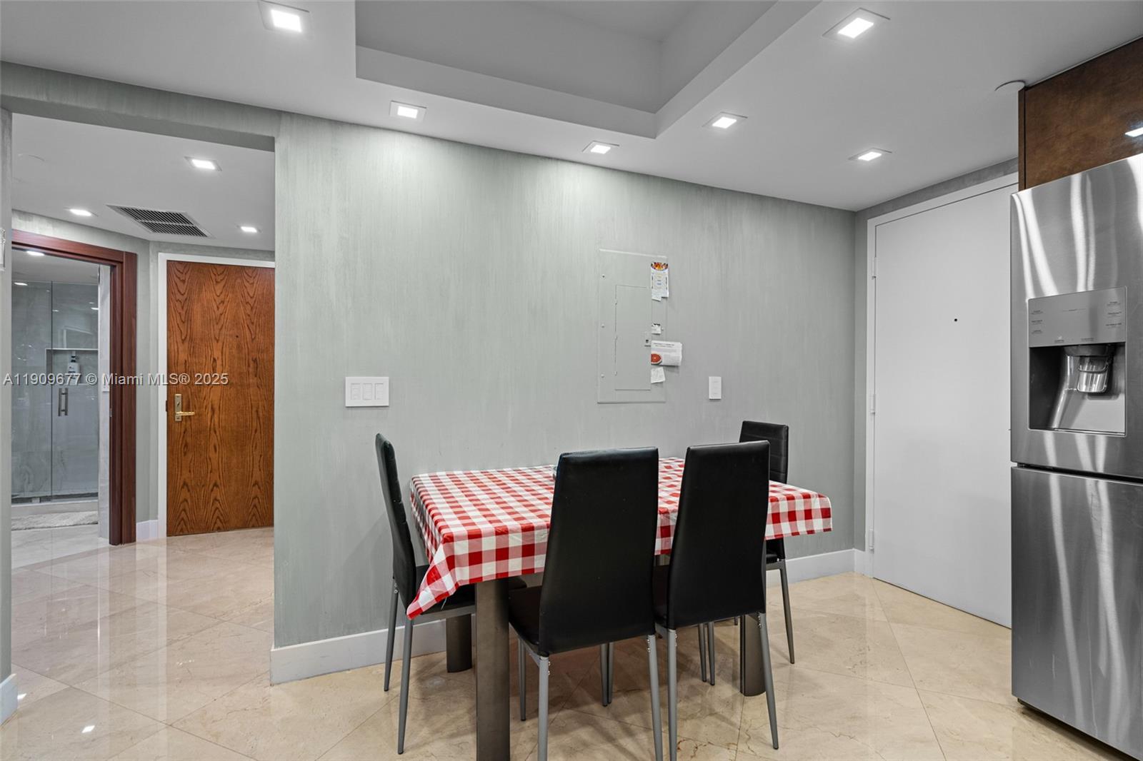 SOLIMAR CONDO - Residential