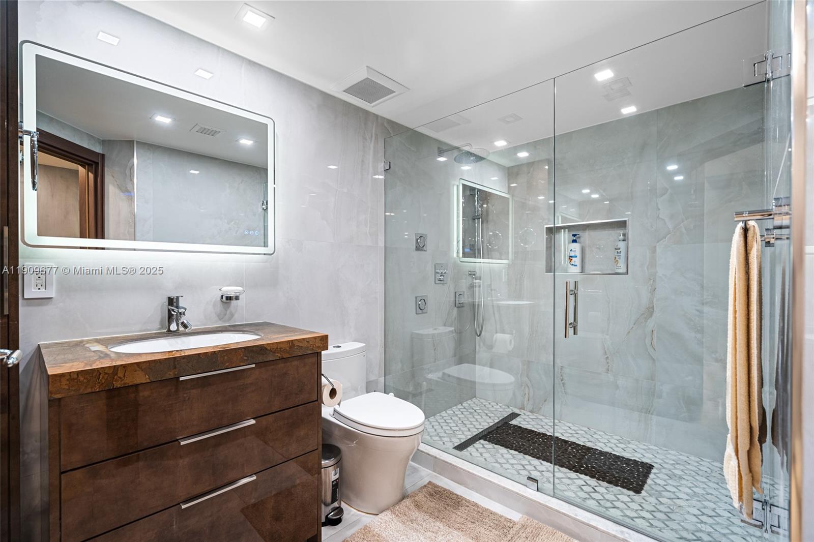 SOLIMAR CONDO - Residential