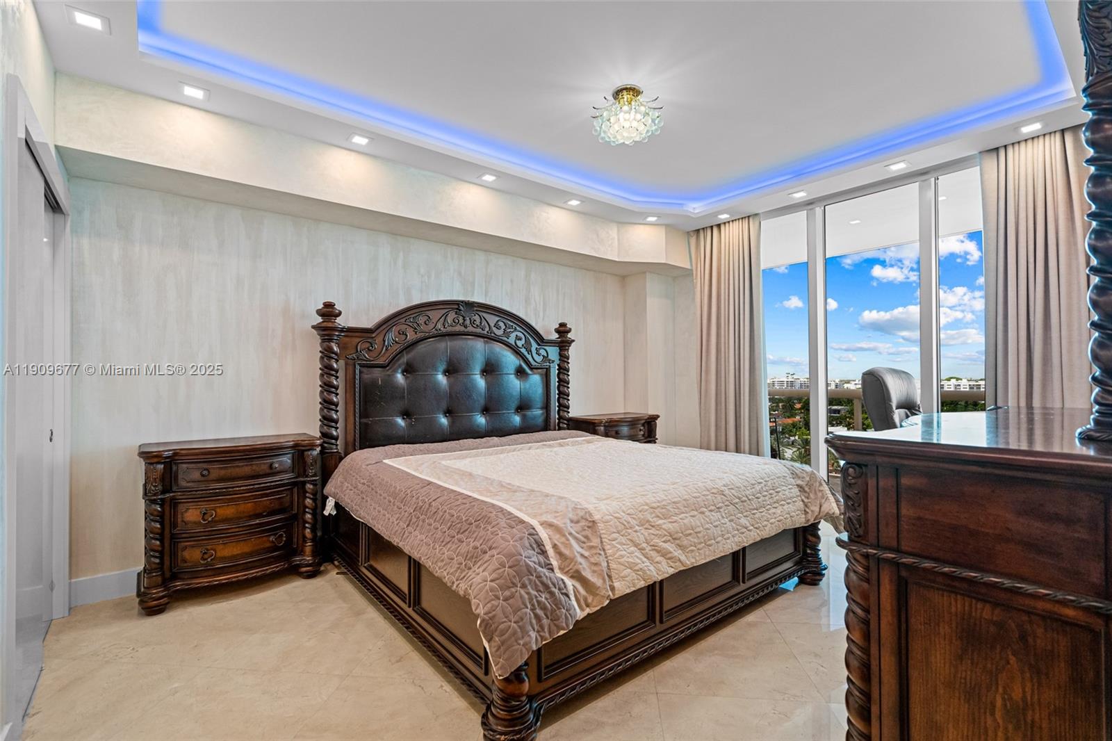 SOLIMAR CONDO - Residential