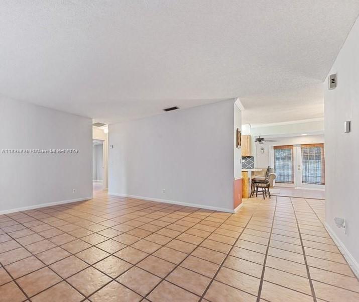 6858 S Congress Ave