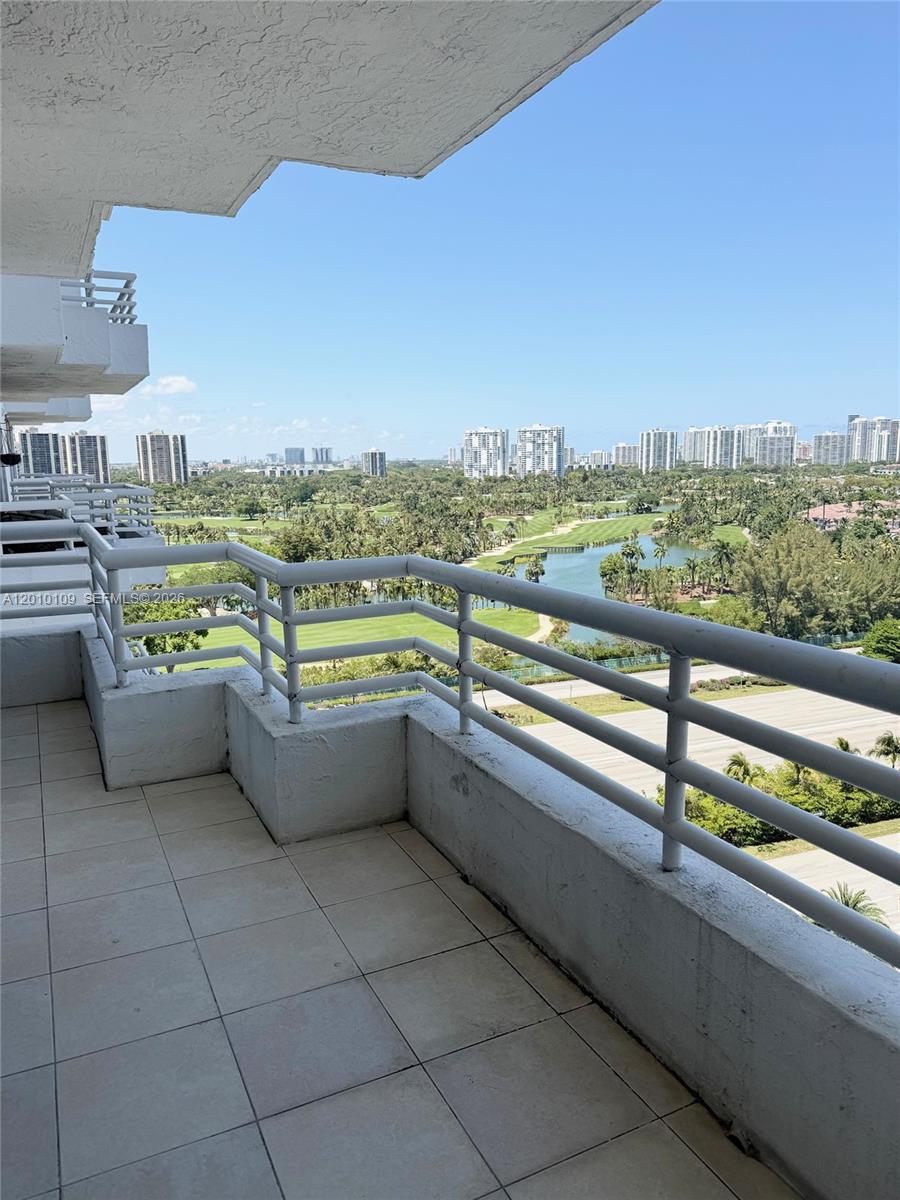 3300 NE 192nd St 1609