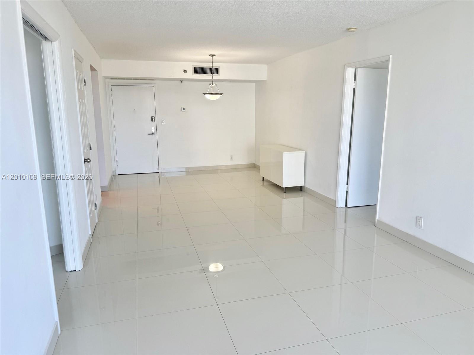 3300 NE 192nd St 1609