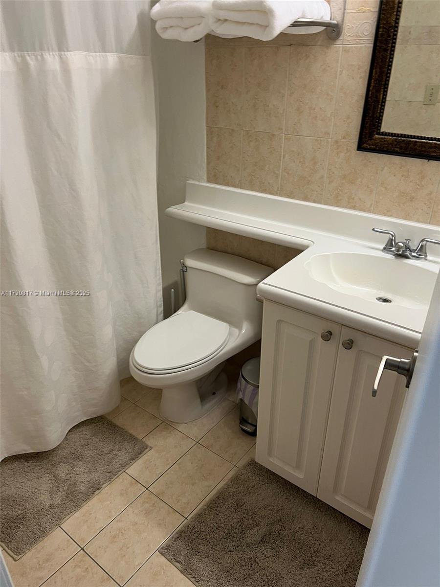 THE AVENTURA BEACH CLUB C - Residential