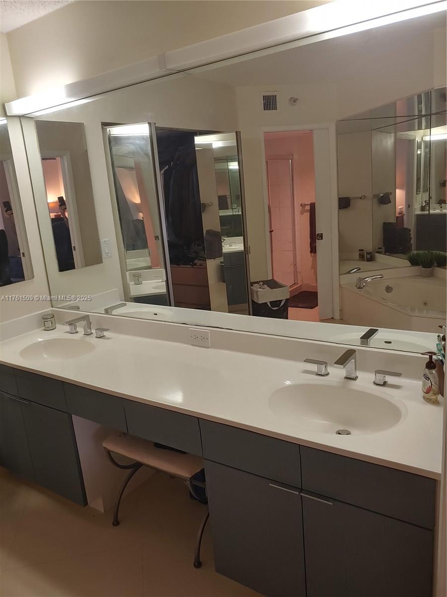 MYSTIC POINTE CONDO NO TH - Residential Lease