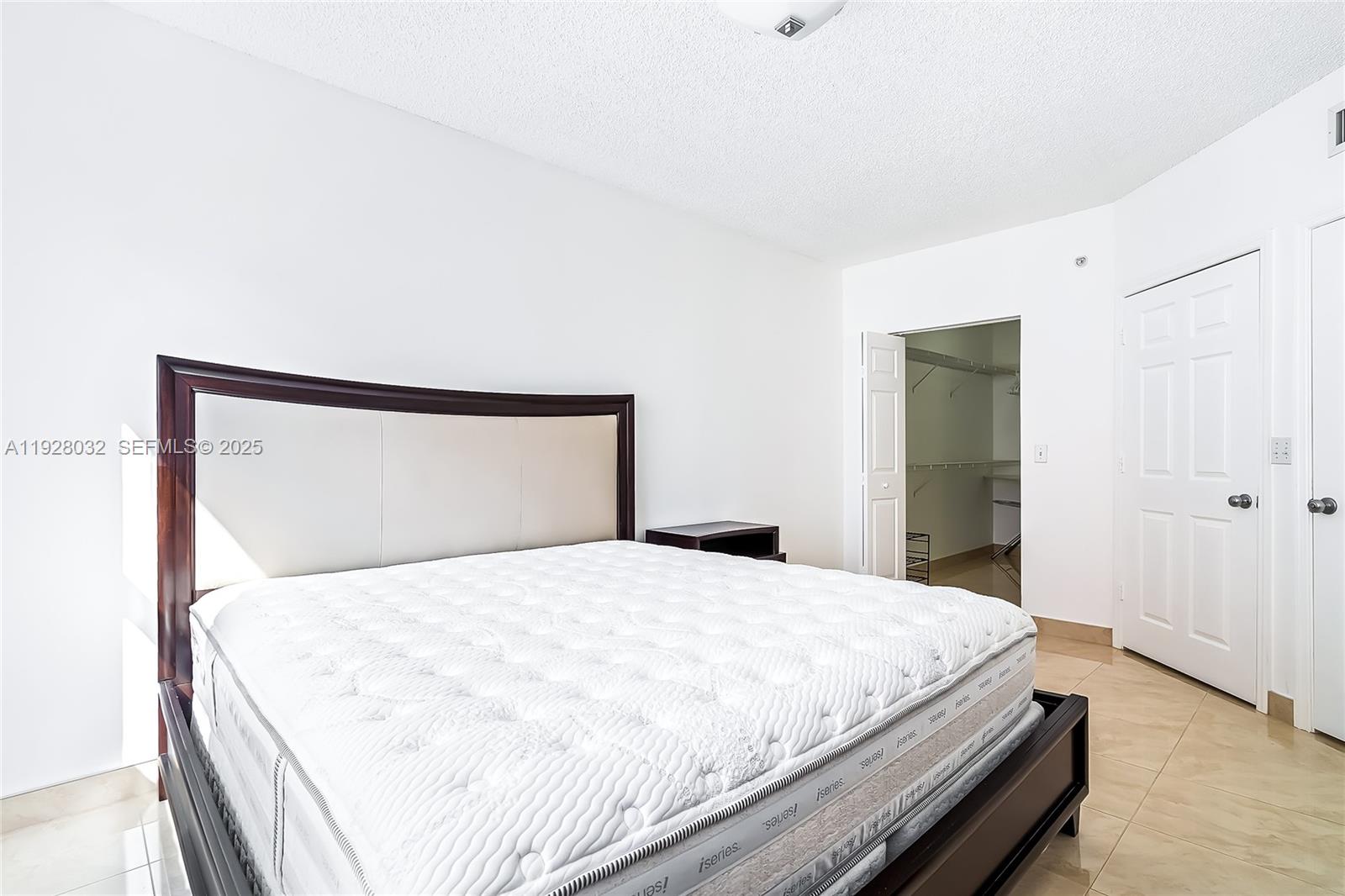 PORTO BELLAGIO CONDO - Residential Lease