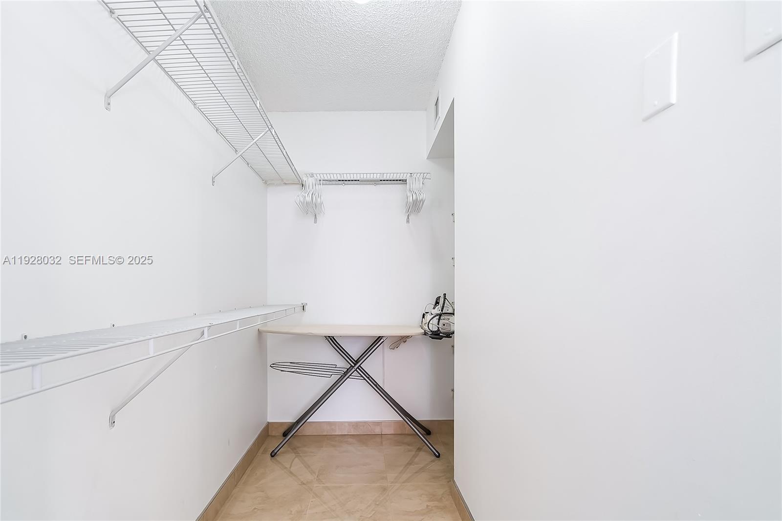 PORTO BELLAGIO CONDO - Residential Lease