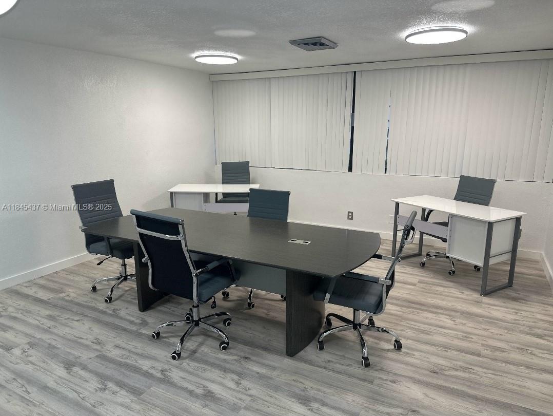 Affordable and versatile office space in a prime location—perfect for small businesses, startups, or solo professionals. This well-maintained unit features a flexible layout, private restroom, and great natural light. Ideal for consulting, therapy, creative services, or administrative use.
Located in a professional complex with ample parking and easy access to major roads and public transit. A great opportunity for owner-occupants or investors. Schedule your private tour today!