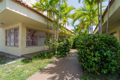Businesses For Sale in Florida 1600 W 38th Pl Hialeah FL 33012