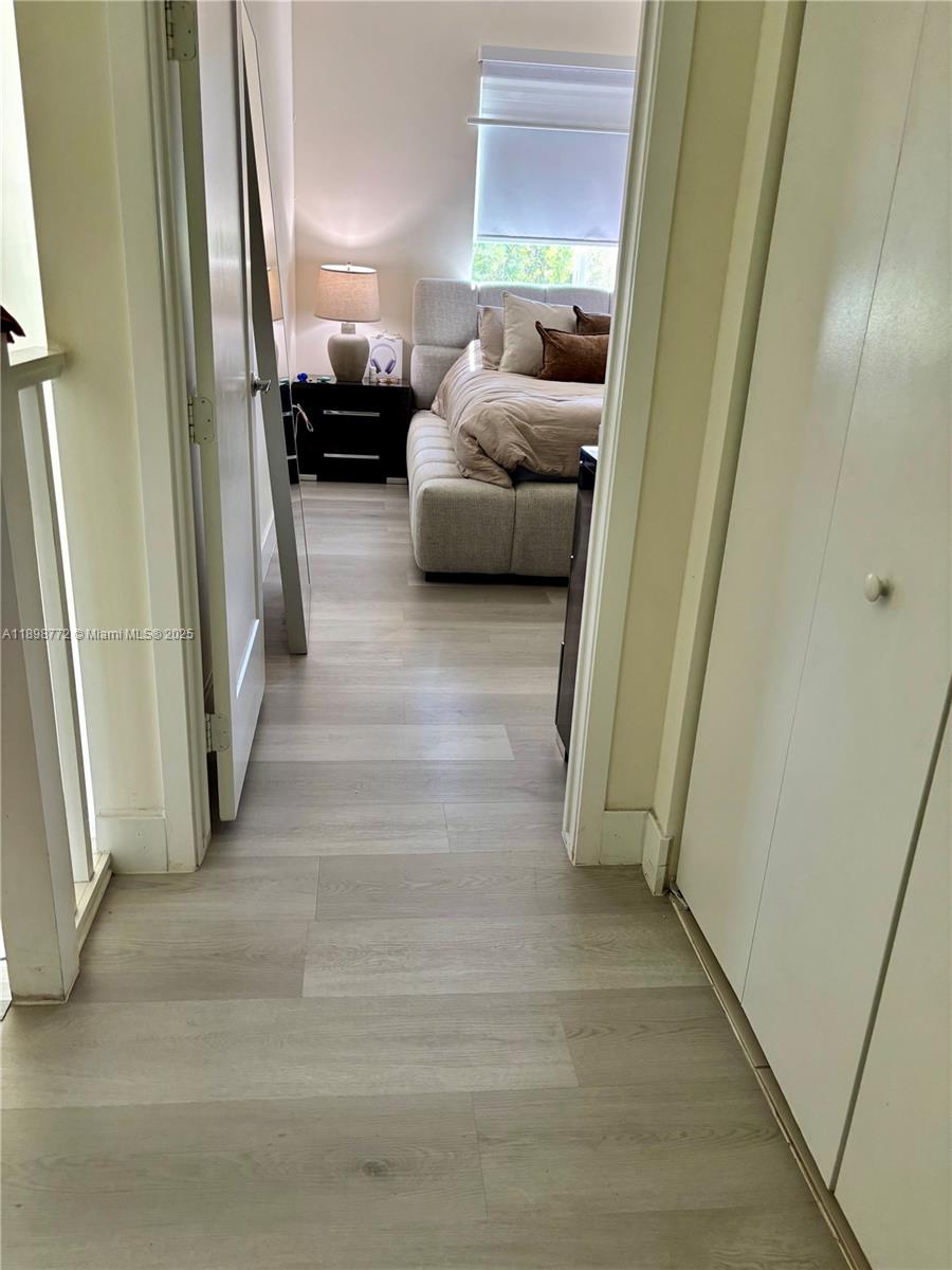 LANDMARK AT DORAL CENTRAL - Residential Lease