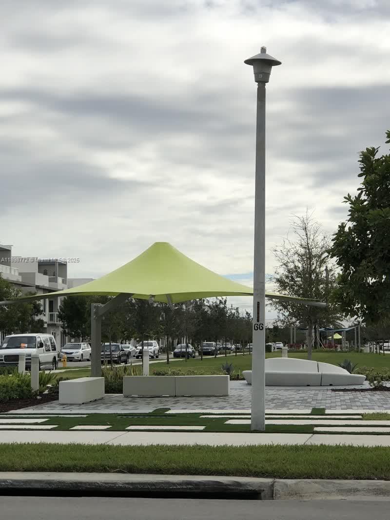 LANDMARK AT DORAL CENTRAL - Residential Lease