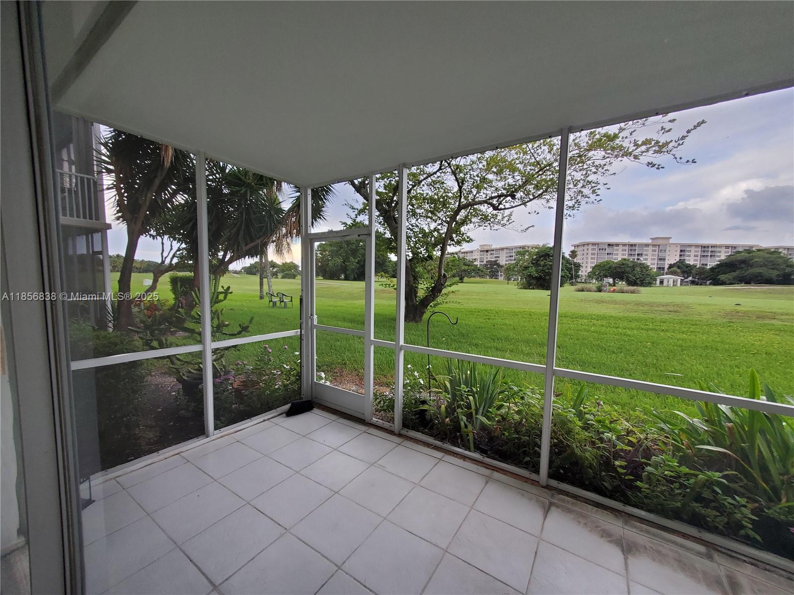 PALM-AIRE COUNTRY CLUB CO - Residential Lease