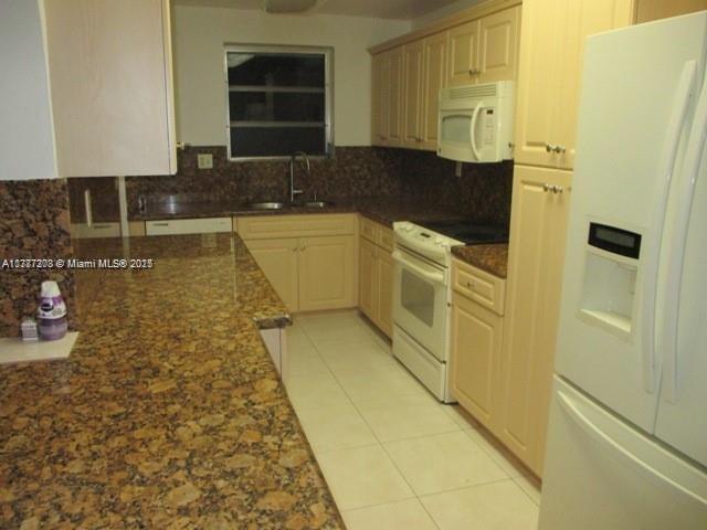4232 SW 98th Ave