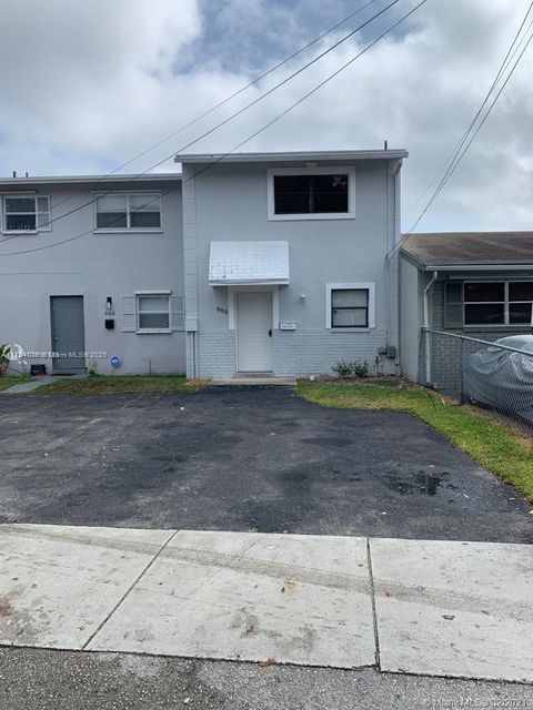 958 NW 24th Ave Fort Lauderdale FL 33311