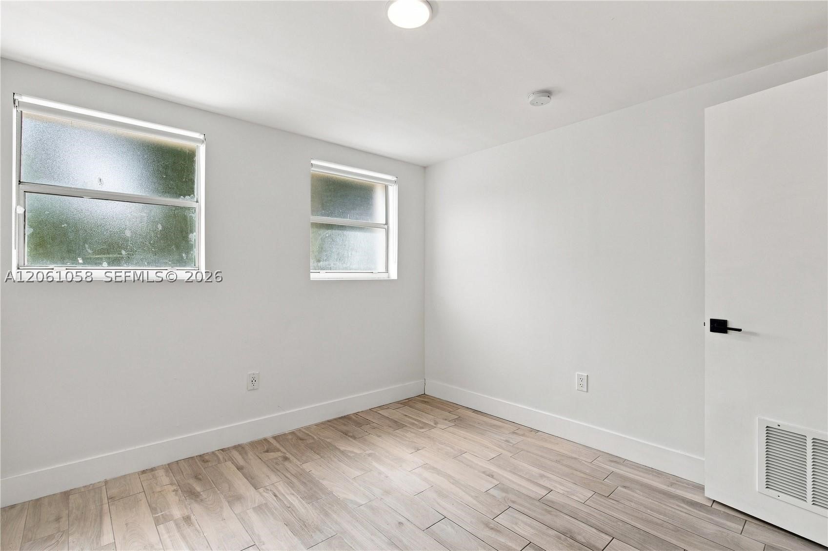 1000 7th St 4