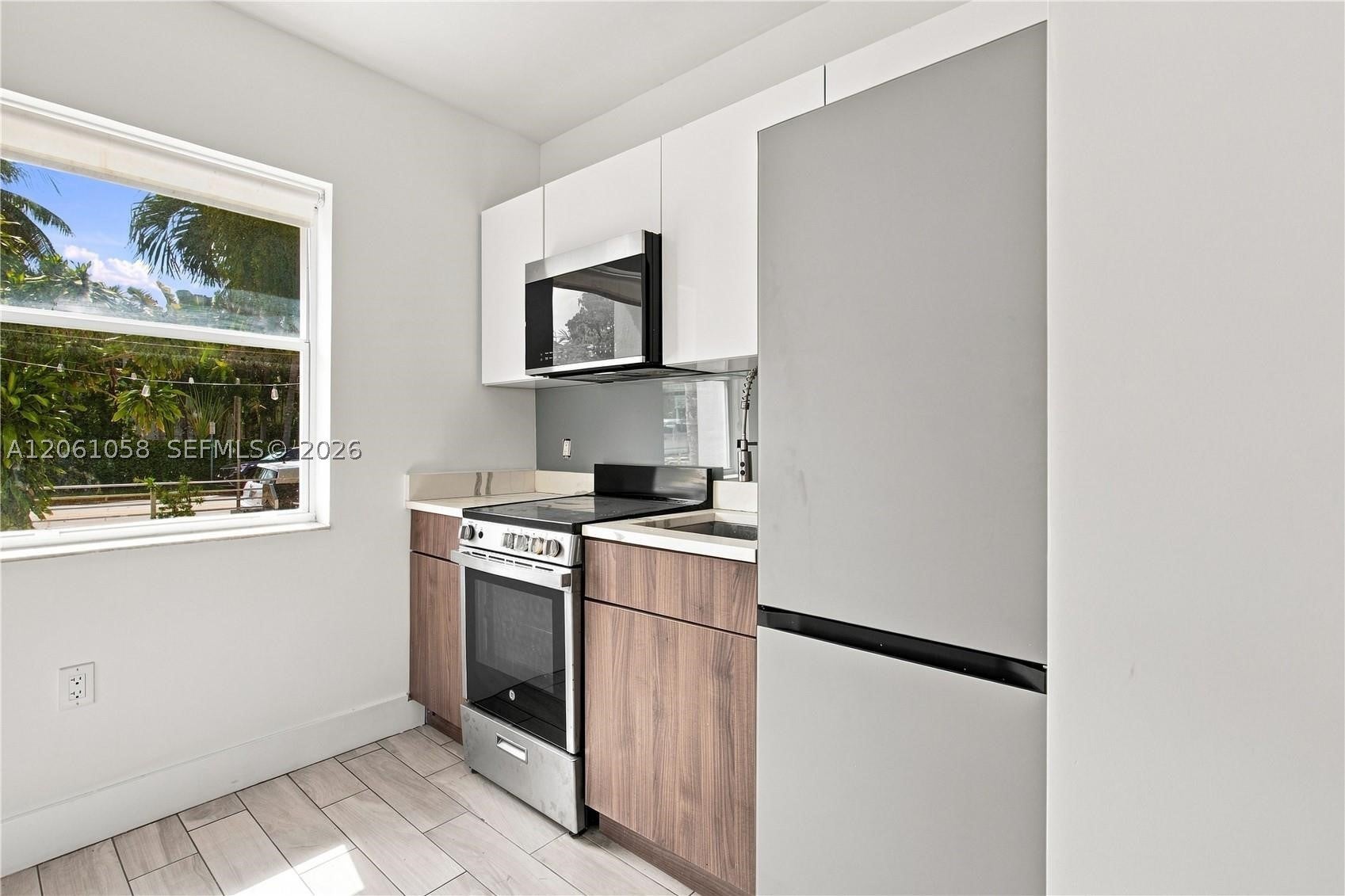 1000 7th St 4