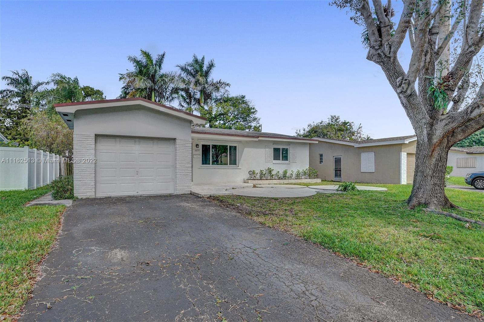 HOLLYWOOD HOMESITES HIGH - Residential