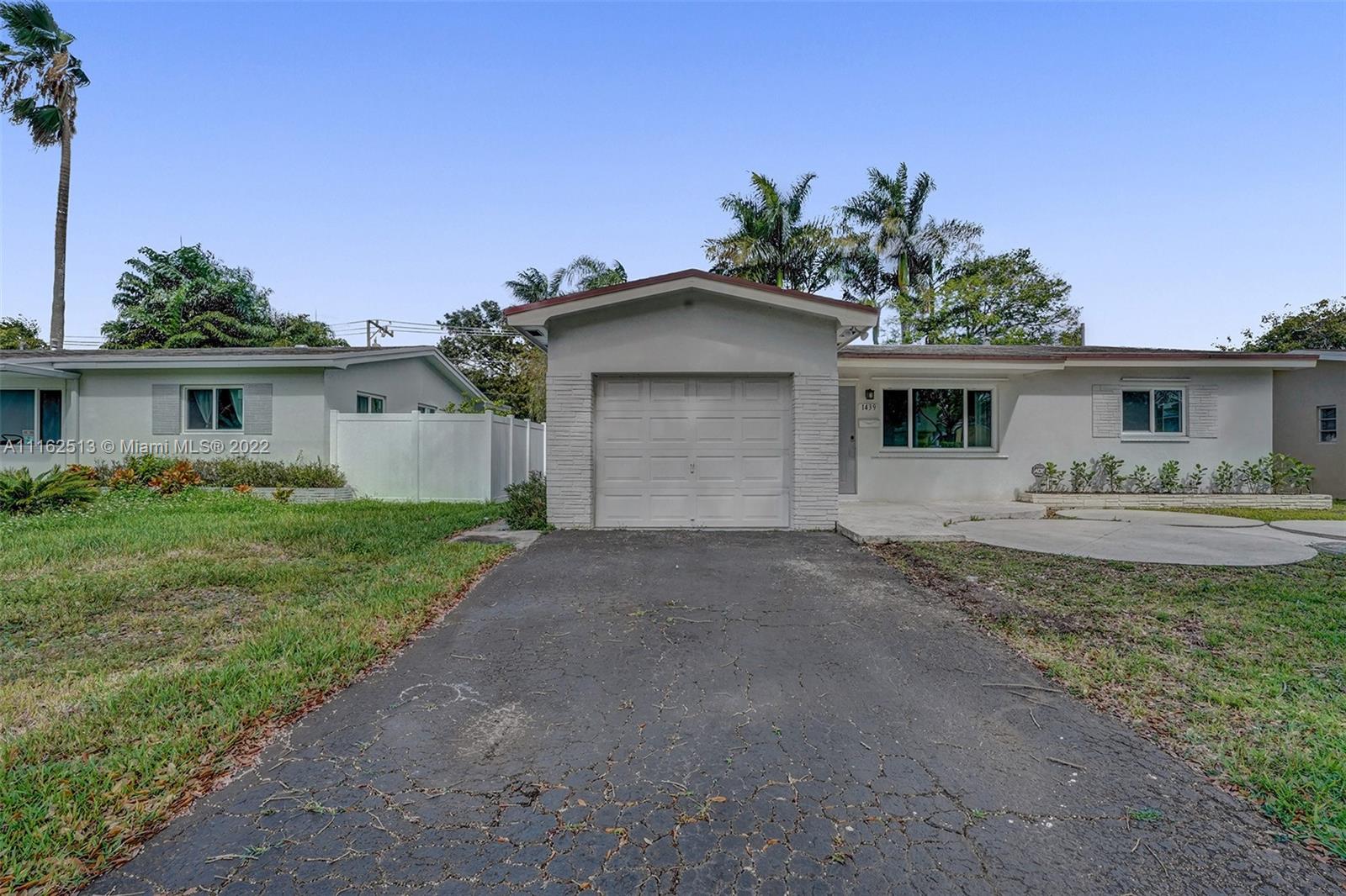 HOLLYWOOD HOMESITES HIGH - Residential