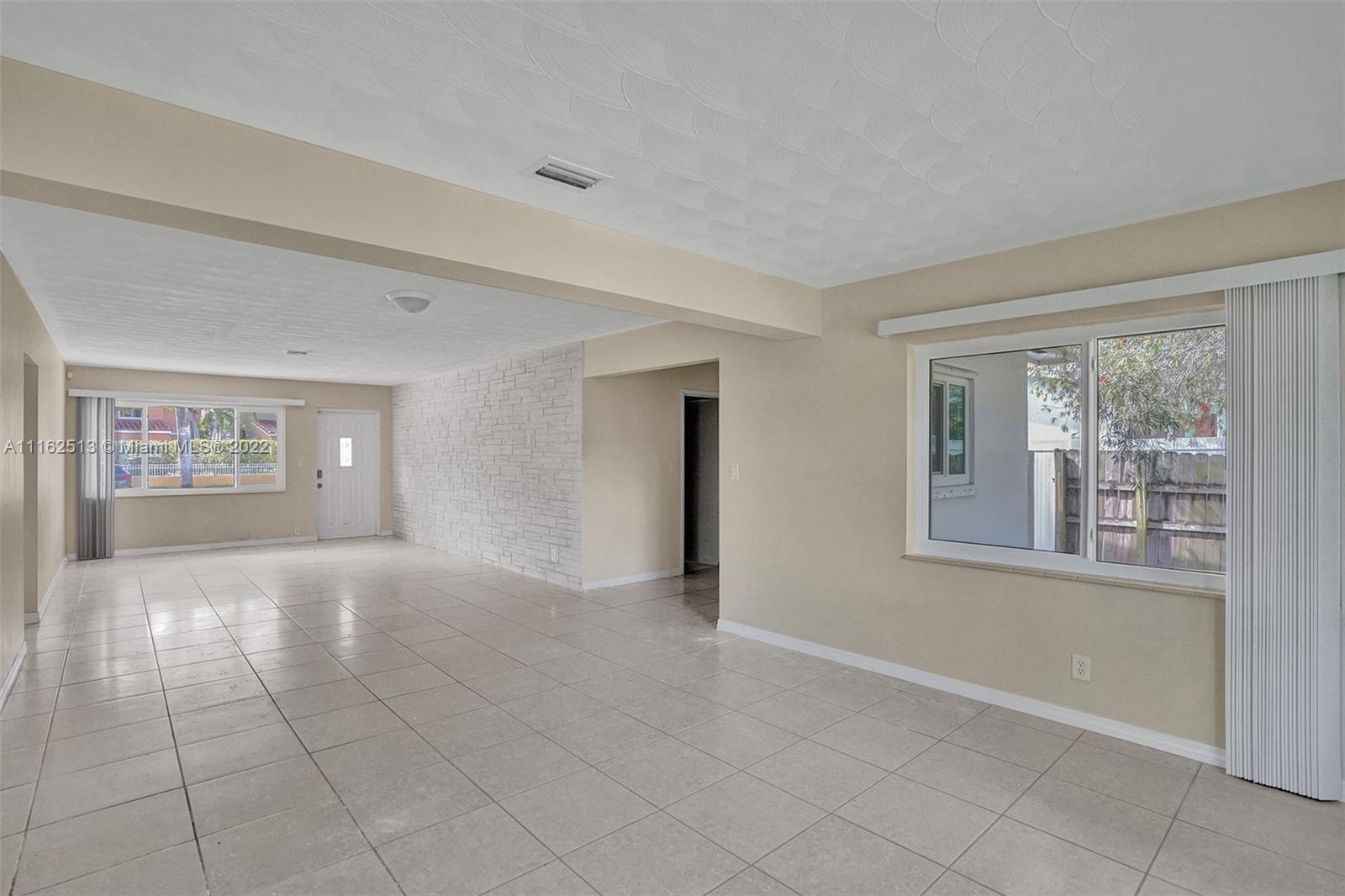 HOLLYWOOD HOMESITES HIGH - Residential