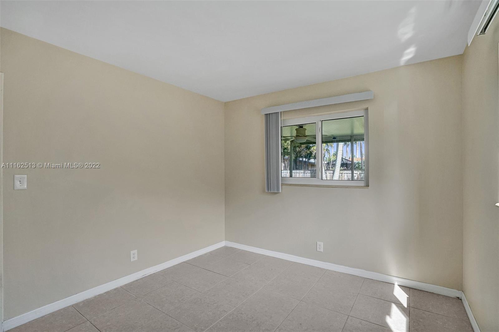 HOLLYWOOD HOMESITES HIGH - Residential