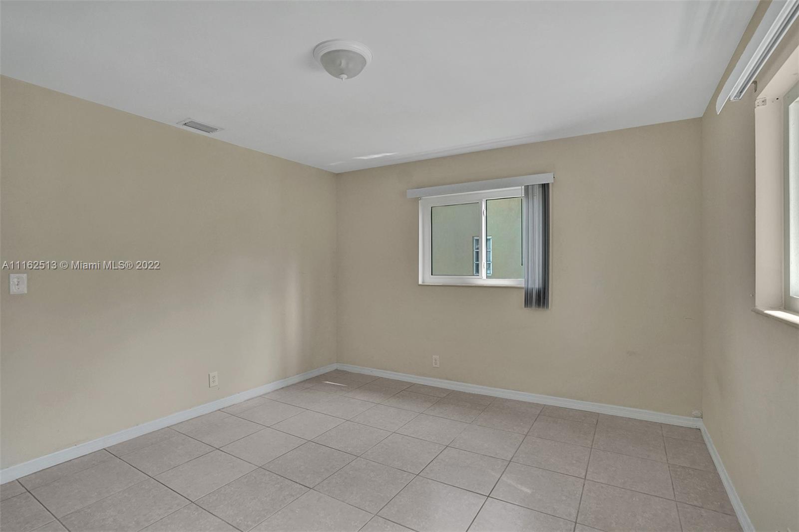 HOLLYWOOD HOMESITES HIGH - Residential