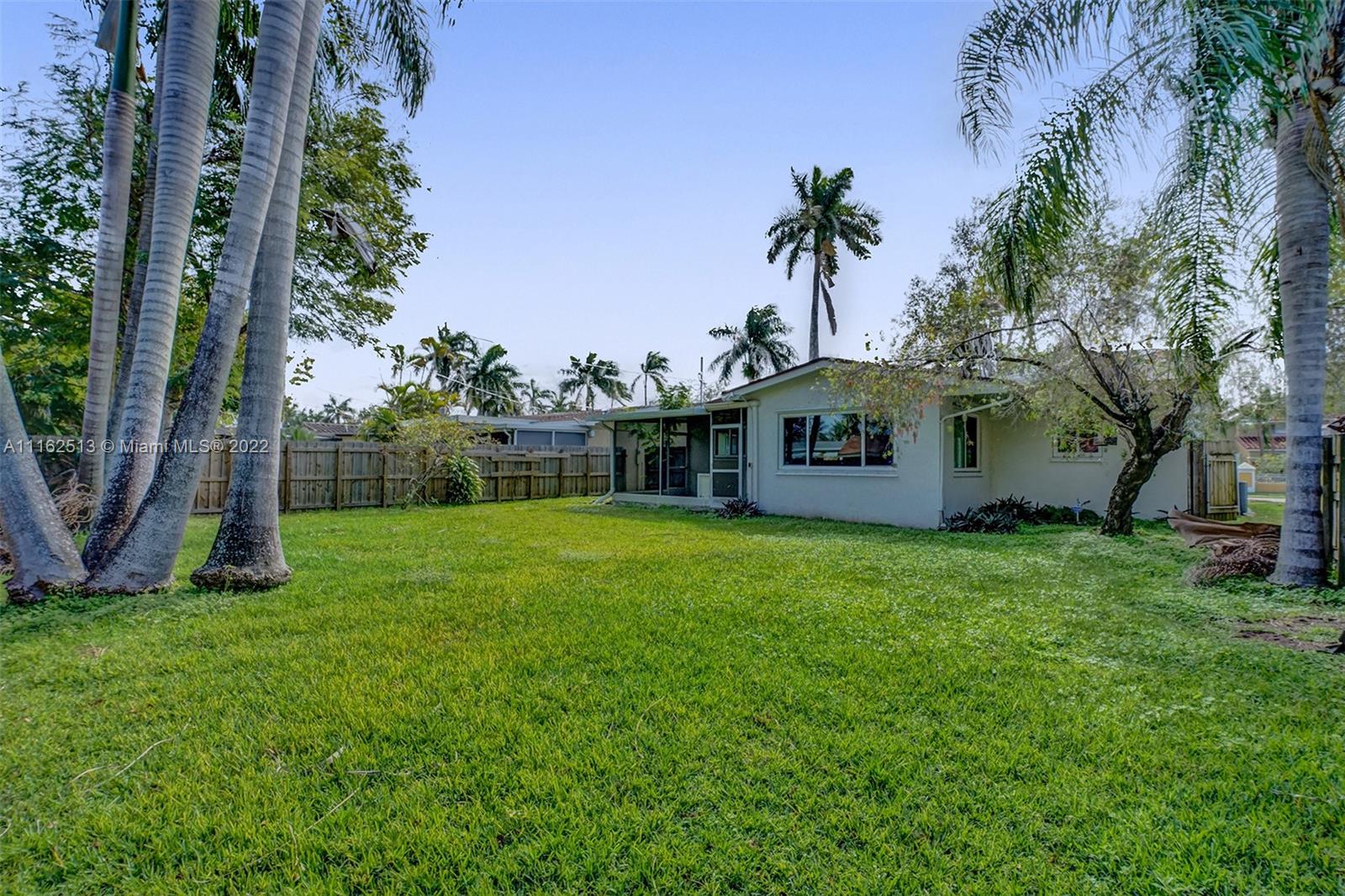 HOLLYWOOD HOMESITES HIGH - Residential