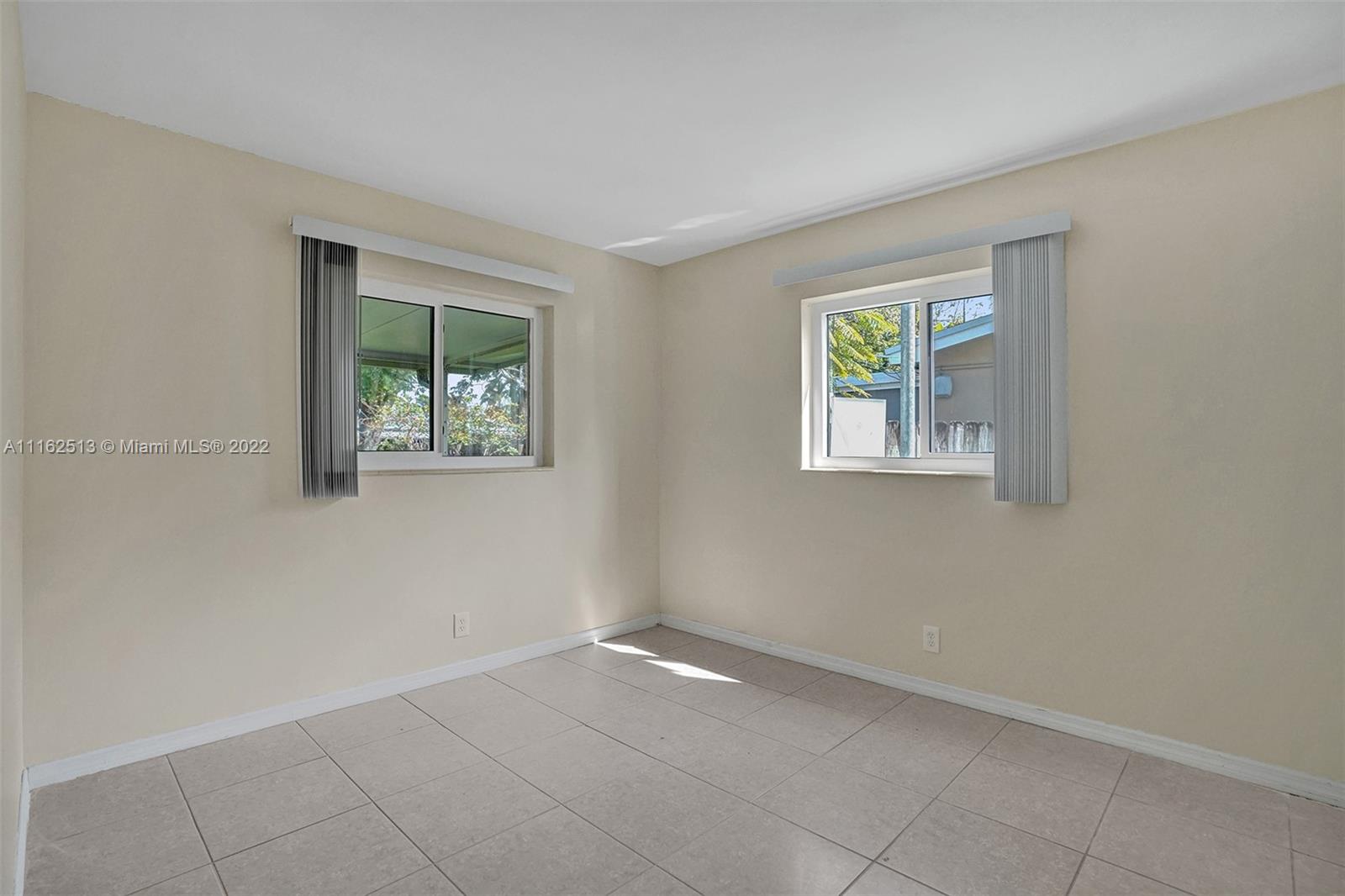 HOLLYWOOD HOMESITES HIGH - Residential