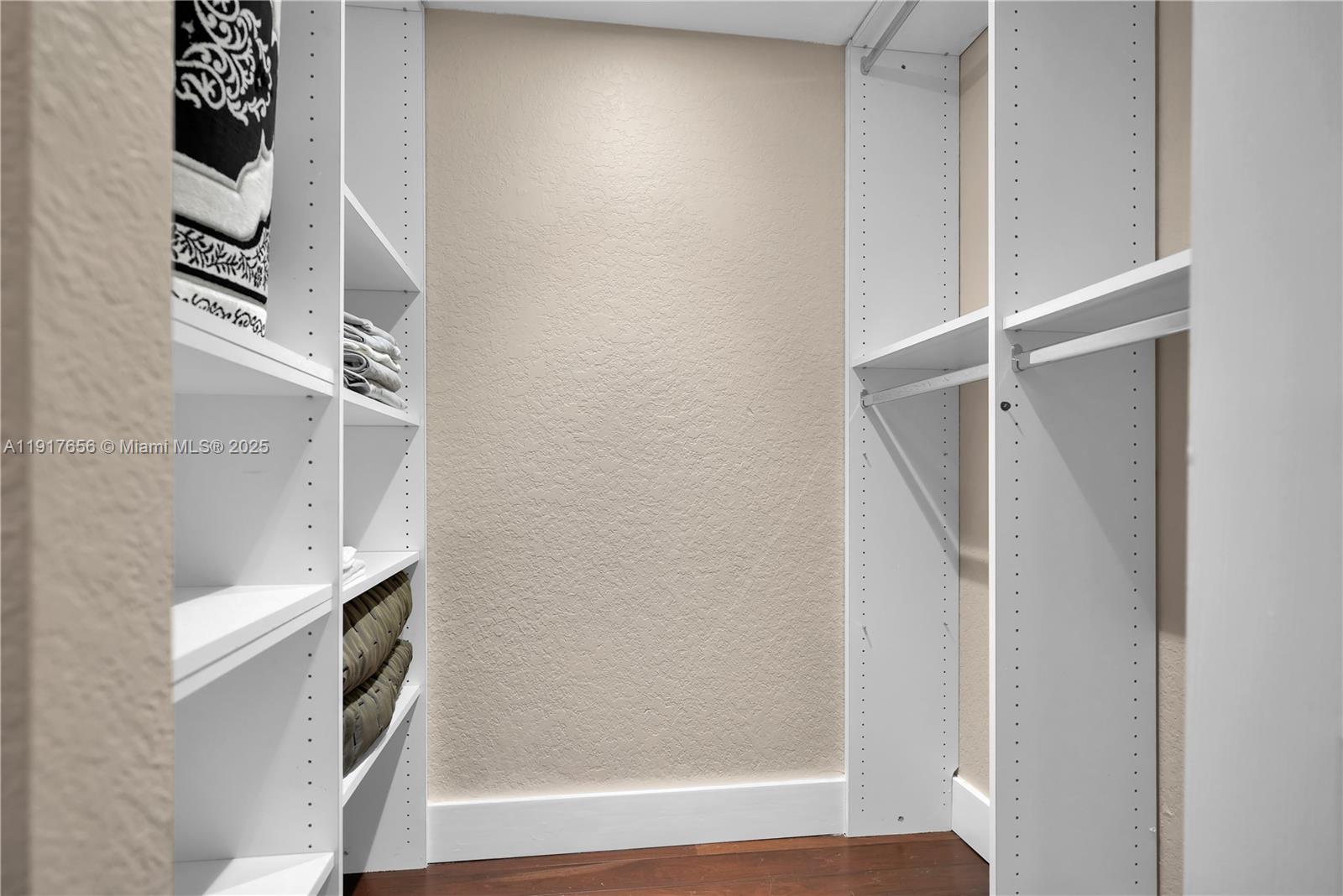 RIVERSTONE - Residential