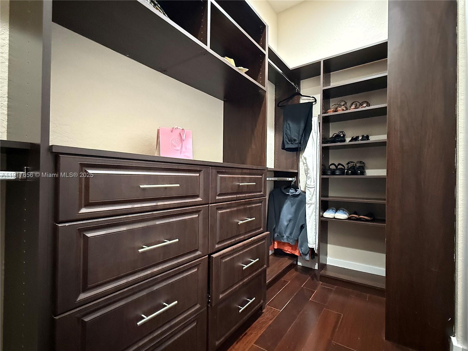 RIVERSTONE - Residential