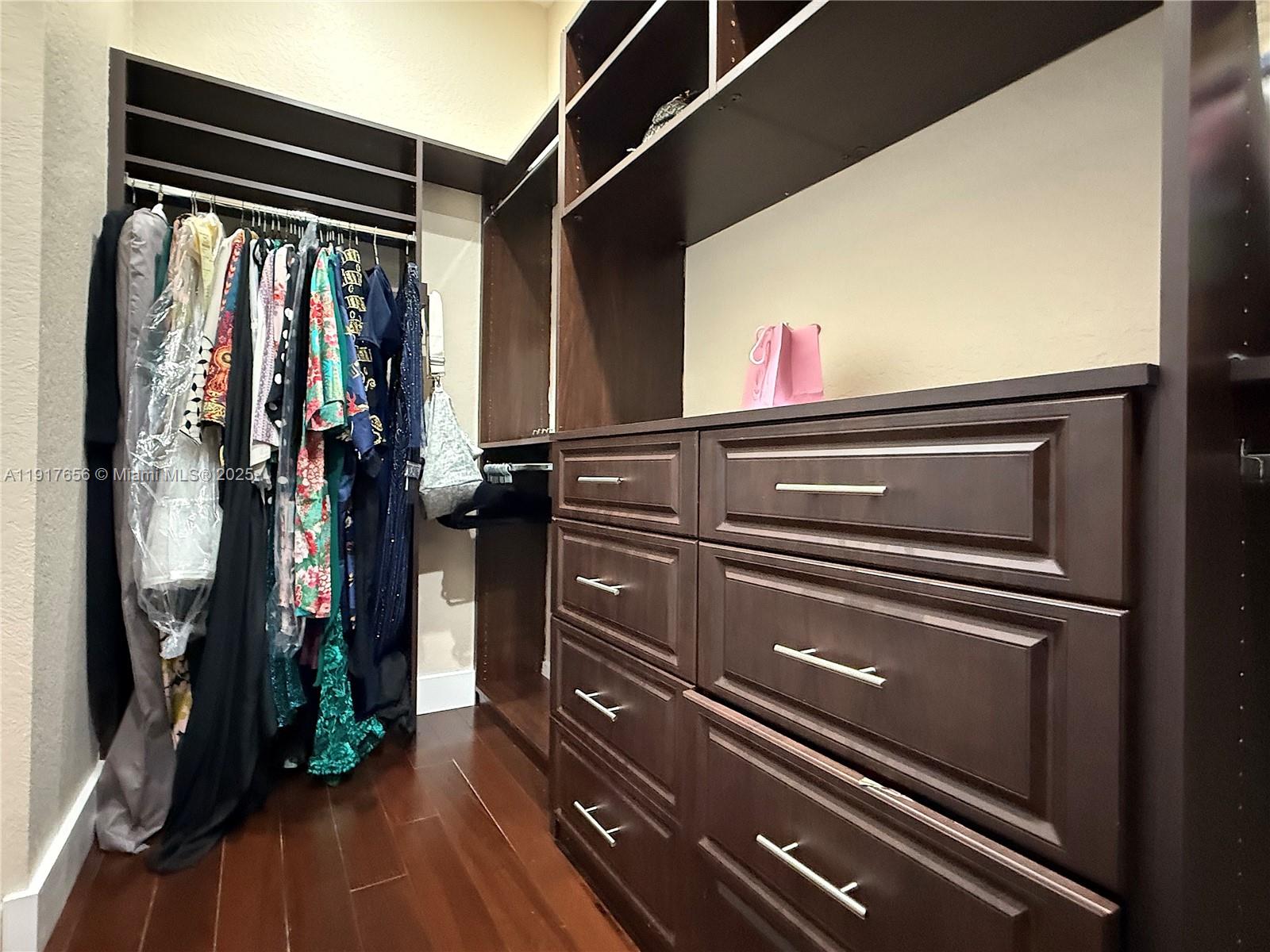 RIVERSTONE - Residential